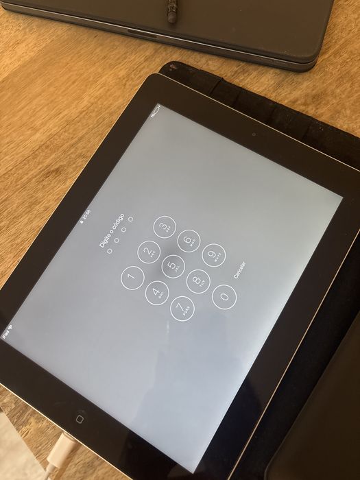 iPad 4ª Geração Retina – 9.7” – Wi-Fi (Modelo A1458)