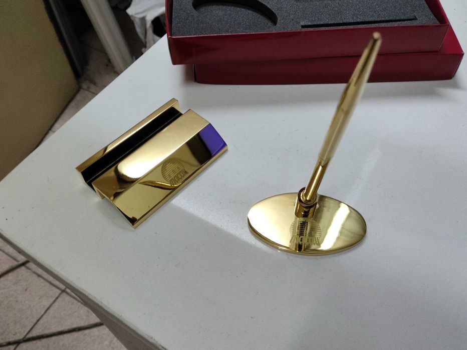 Conjunto de secretária dourado Caneta e porta cartoes Turismo de Macau