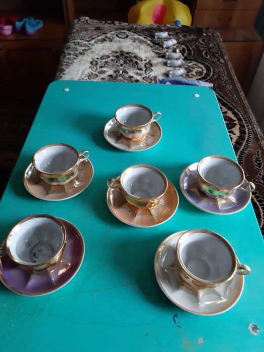 Продаються вироби із фарфору,скла,хрусталя