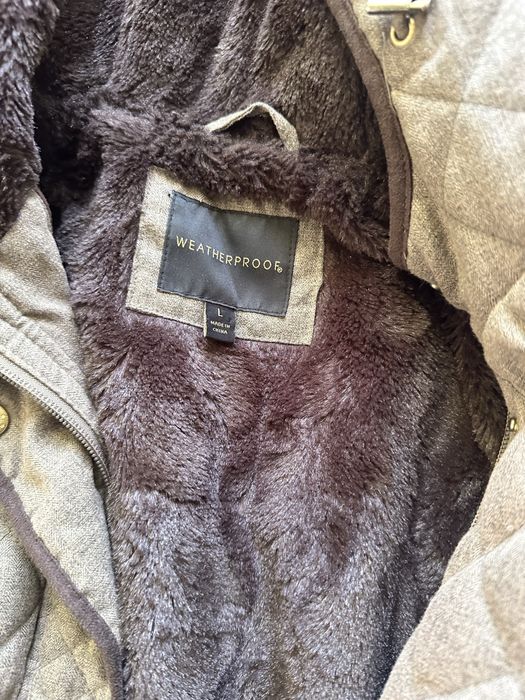 Пальто жіноче.