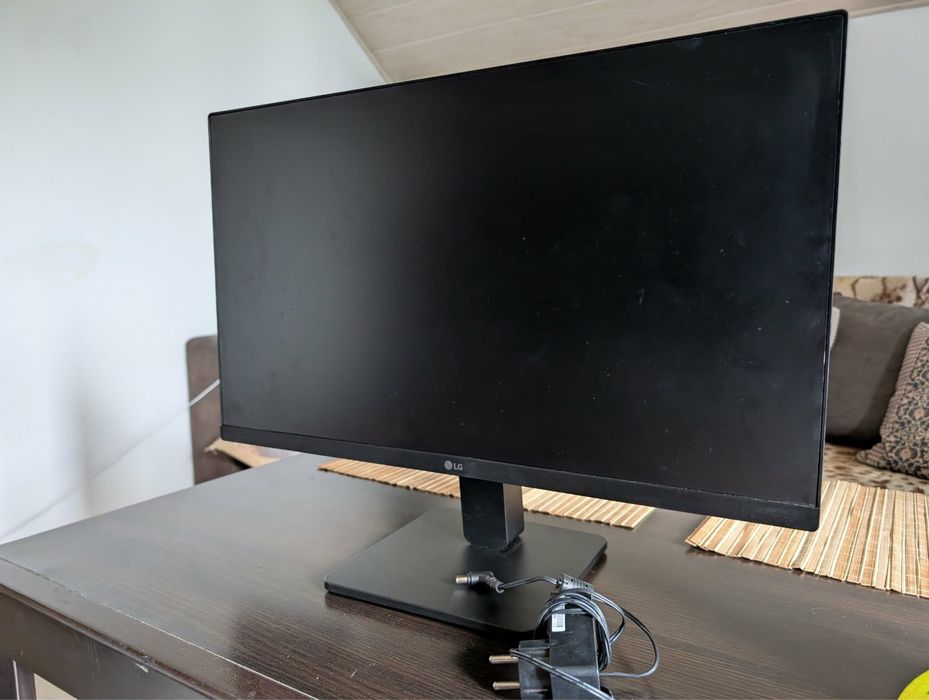 Monitor IPS Full HD 23,8" z technologią AMD