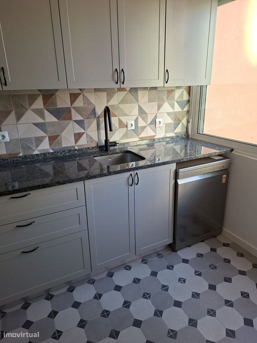 Apartamento T3 No Cacém Todo Renovado