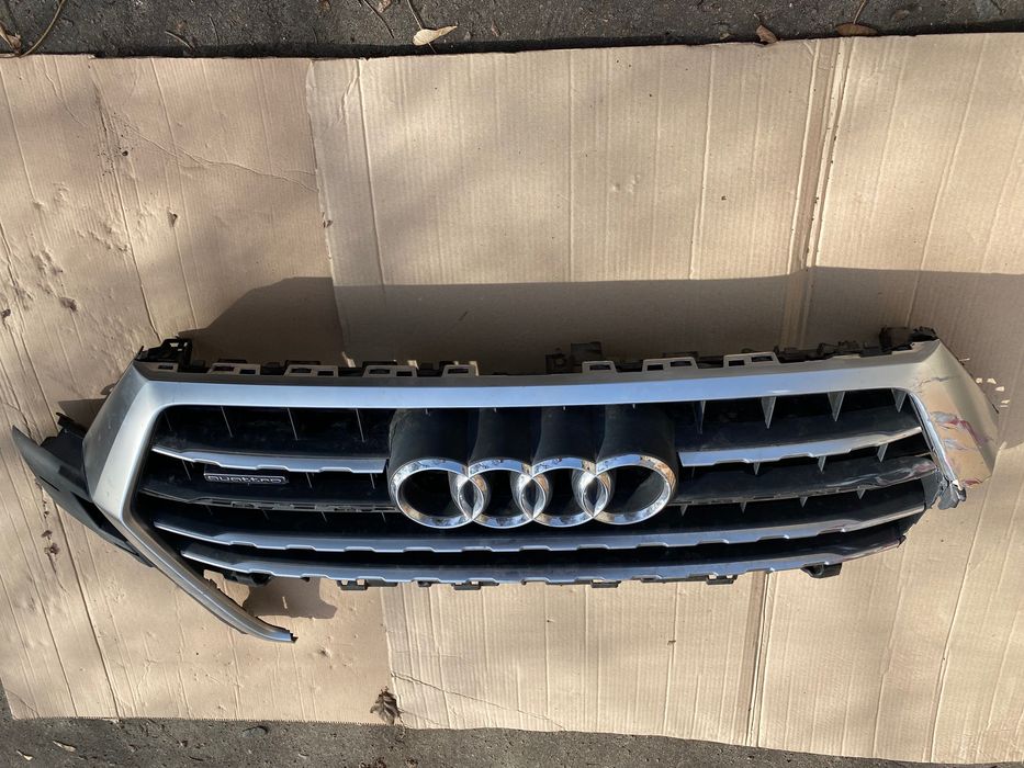 Решітка радиатора Audi Q7 4M 2016 - 2019