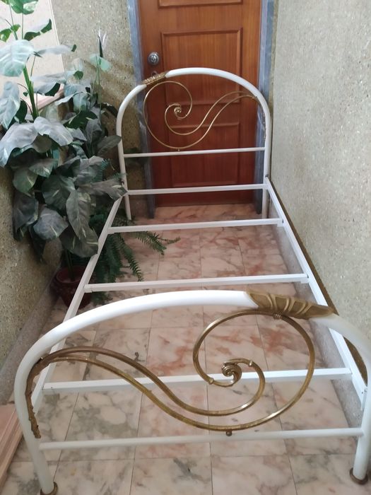 2 Camas ferro de solteiro