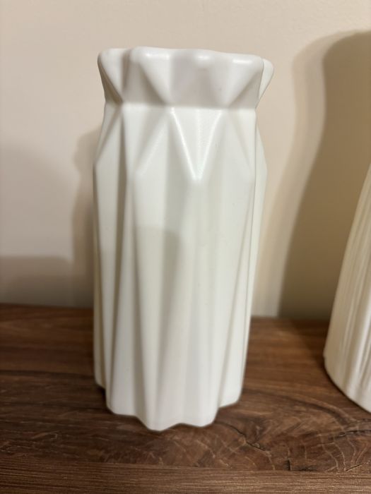 Zestaw trzech wazoników