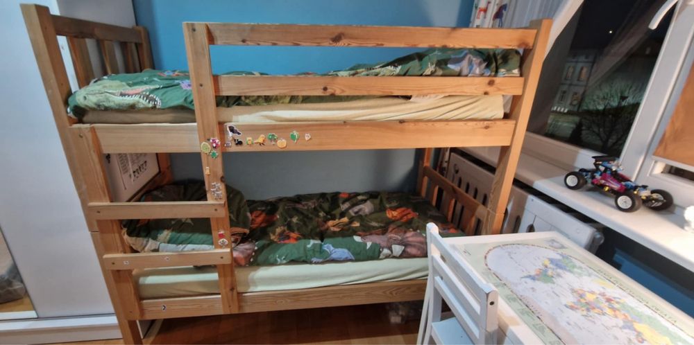 Sprzedam łóżko piętrowe