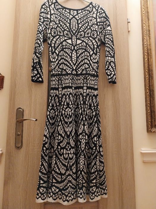 Biało czarna bardzo ładna sukienka  w bardzo dobrym stanie