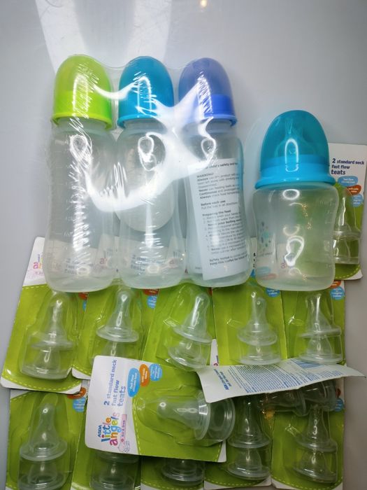 Little Angels zestaw butelek 3x0+,1x6+ ,26 dodatkowych smoczków