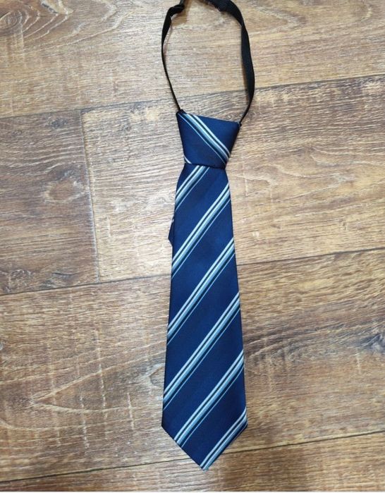 Галстук для школы, Краватка