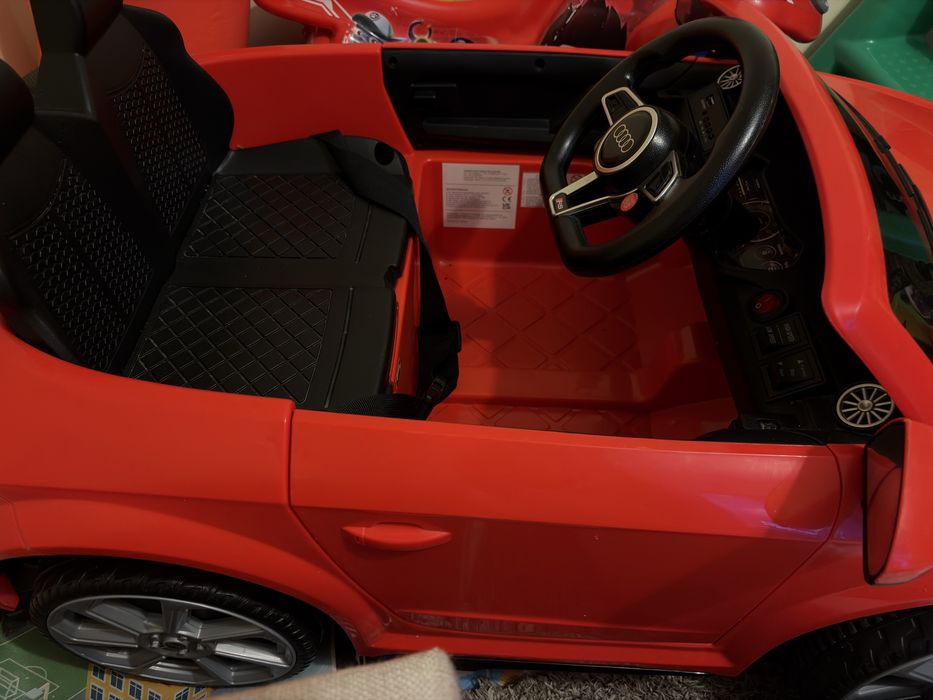 Carro de criança elétrico