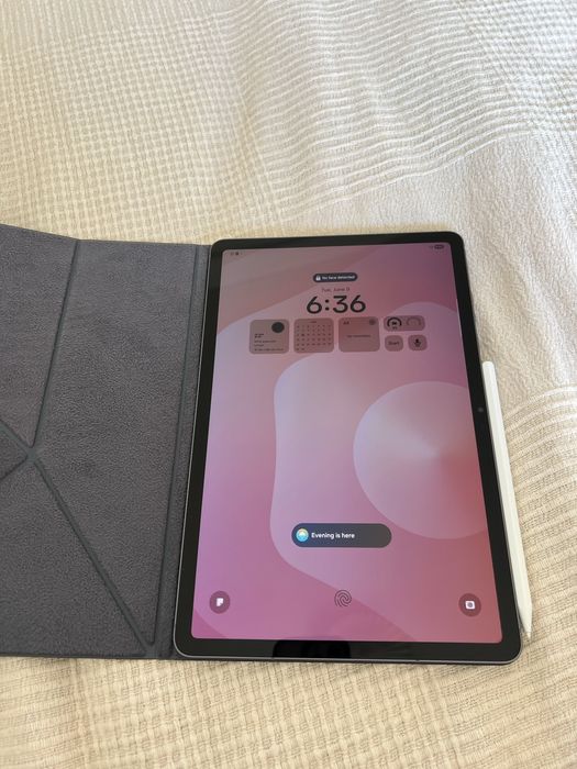 Samsung Galaxy Tab S11 з чохлом та олівцем