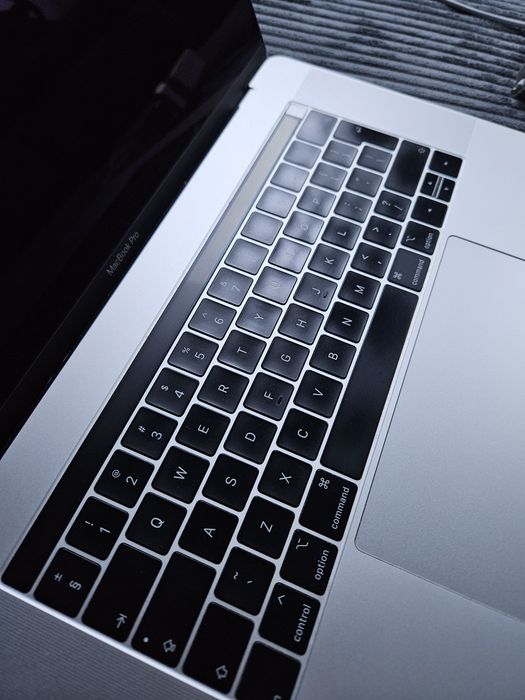 MAC BOOK Apple Pro 15