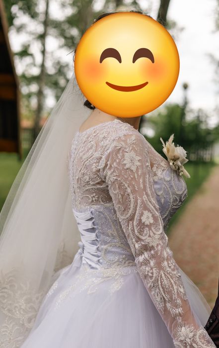 Продам весільну сукню