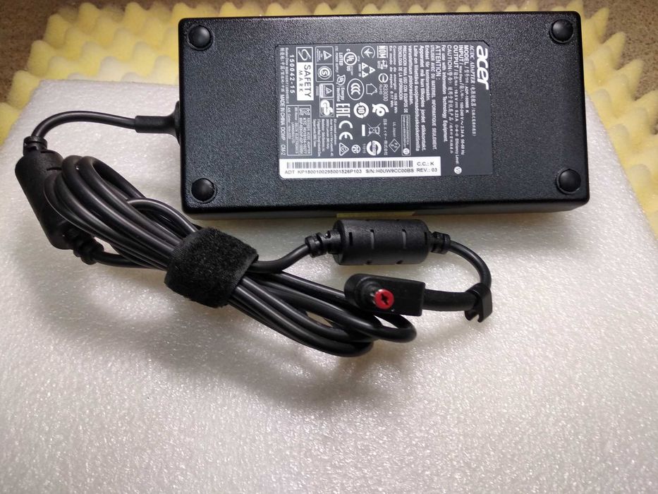 Продам Адаптер живлення Acer 180 Вт KP.18001.008