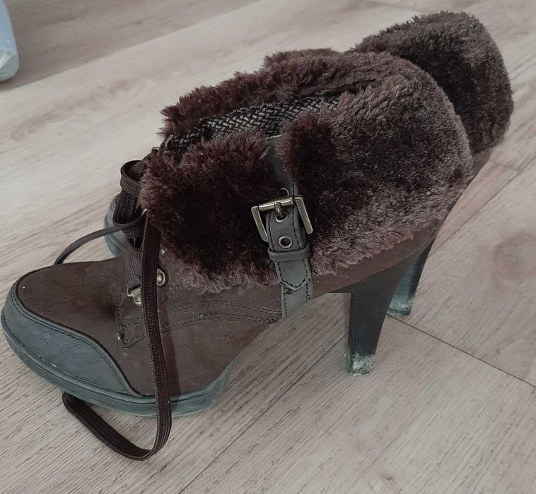 Buty damskie botki z futerkiem rozmiar 39/40