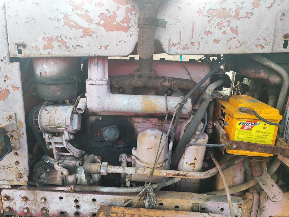 Продам трактор ЮМЗ 6. (прицеп, плуг, опрыскиватель)