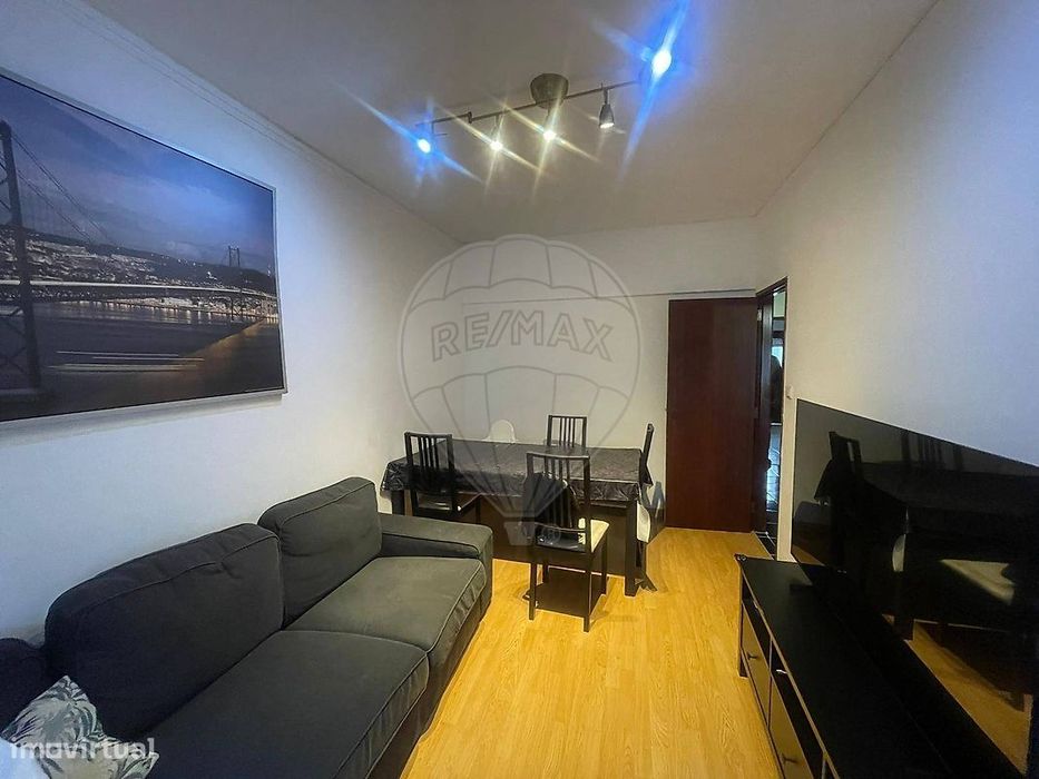 Apartamento T2 para venda — Santa Iria De Azoia, São João Da Talha E Bobadela, Lisboa