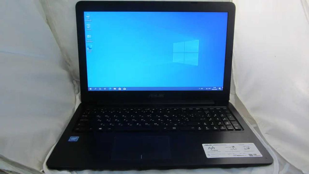 Ноутбук ASUS EeeBook E502SA 4Gb/240Gb SSD