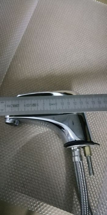 Chrome Single-Handle Basin Faucet for Toilet Bathroom.64739987270017123