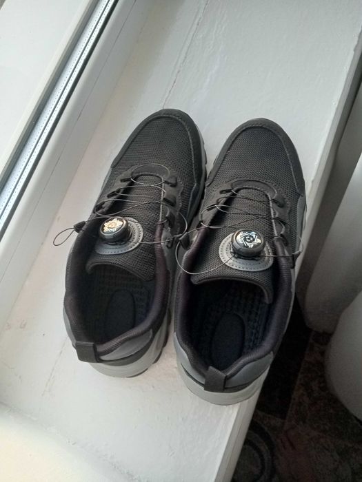 Кросівки 43 розмір