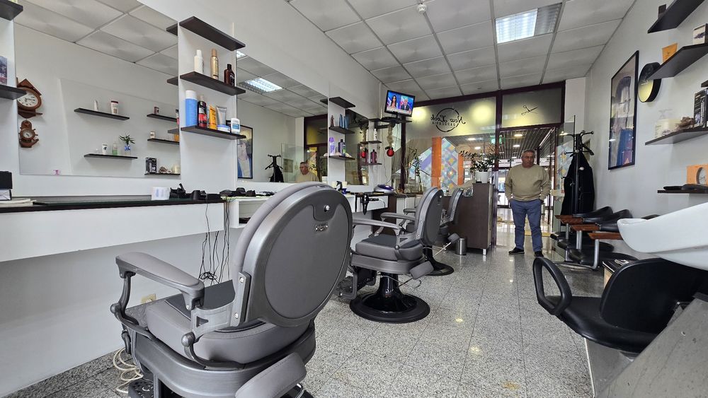 Arrenda cadeira em Barbearia em Alfragide  Qta Grande