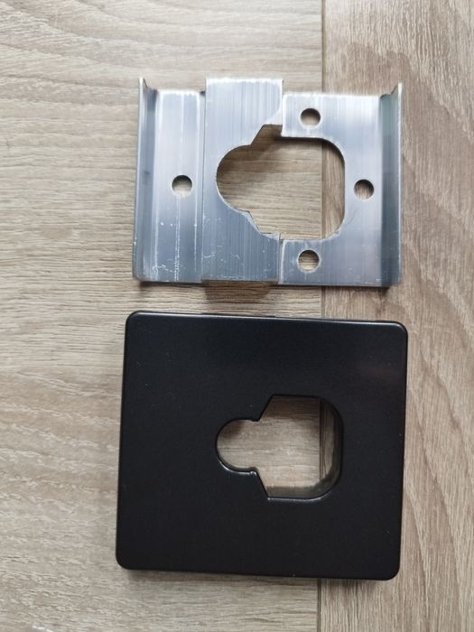 Zestaw 2 rozetek pochwytu drzwi