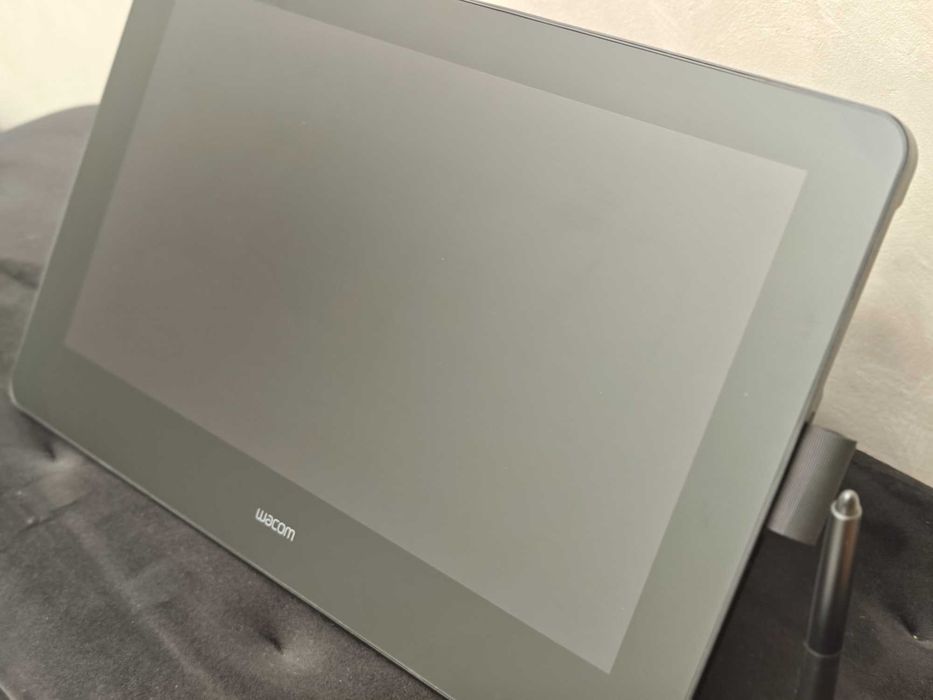 Wacom Cintiq Pro 16 4K DTH167, Wacom Stand, Pro Pen 2 Jak nowy Okazja