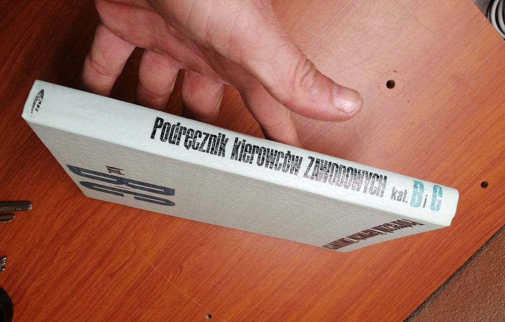 Podręcznik kierowców zawodowych kąt. B i C - 1975 pierwsze wydanie