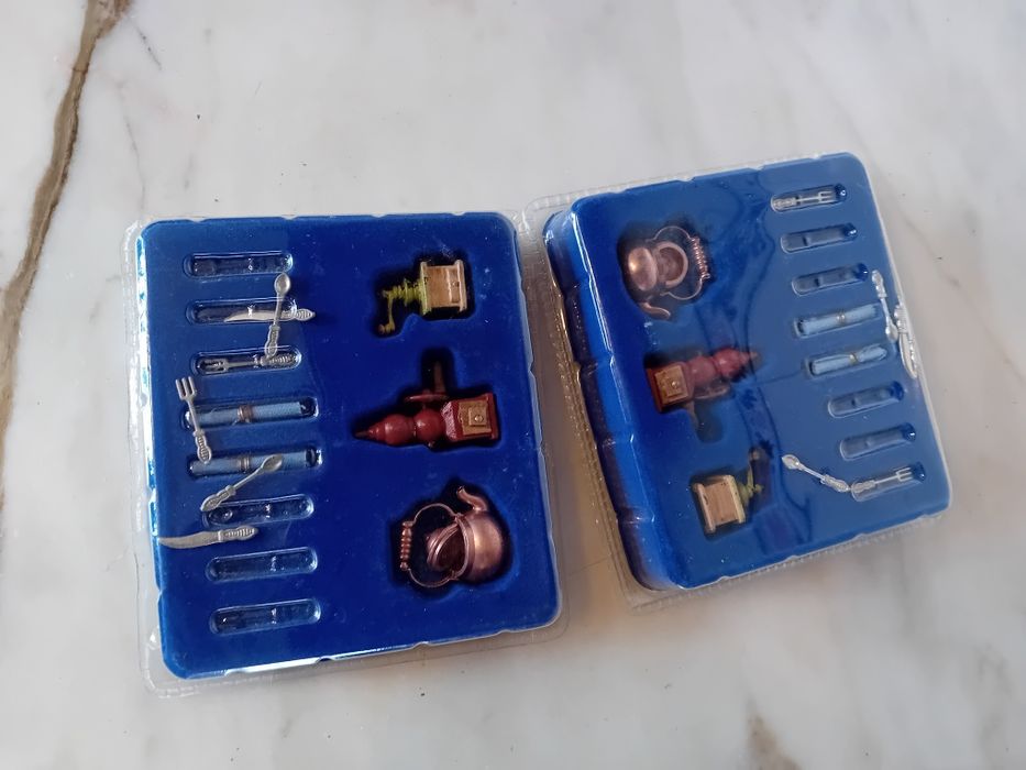 Conjunto de Miniaturas Antigas Utensílios