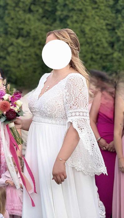 Suknia ślubna boho rękawy koronka lekka 44