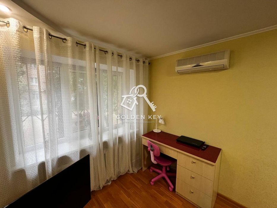 Продаж двокімнатної квартири, Пруди