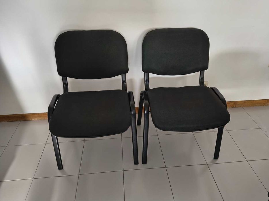 Conjunto de 2 Cadeiras de Visitante - Impecáveis e Versáteis
