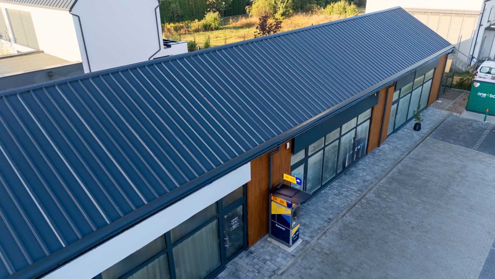 Pawilon handlowy, hala z witrynami 10x30x4m producent