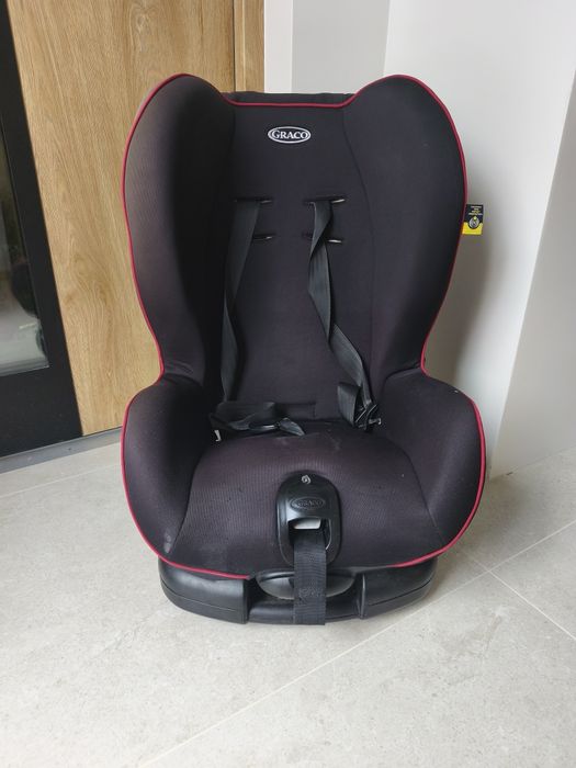 Sprzedam używany fotelik dla dziecka Graco coast 9-18kg
