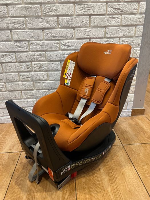 Fotelik samochodowy Britax-Romer dualfix M i-size (RWF)