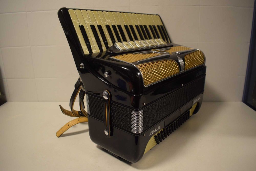 Acordeao Adria Piano III Grand Lux 3 Voz,  N  50