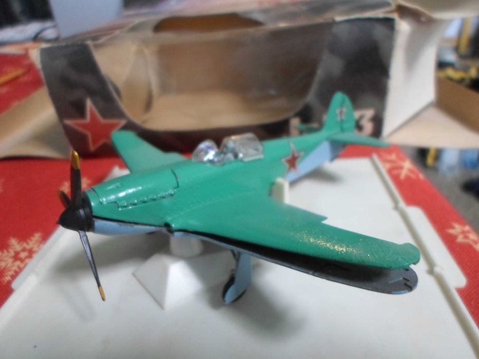 ЯК-3 - воздушный истребитель ВОВ, масштаб 1:72, металл, Сделано в СССР