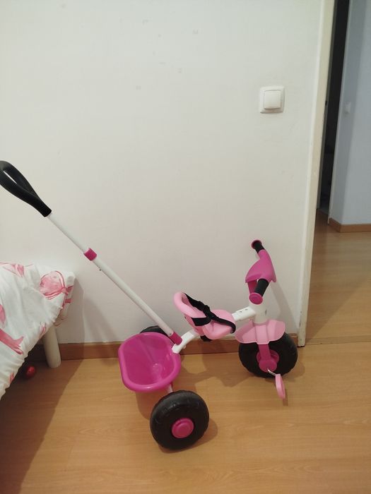 Triciclo rosa como novo
