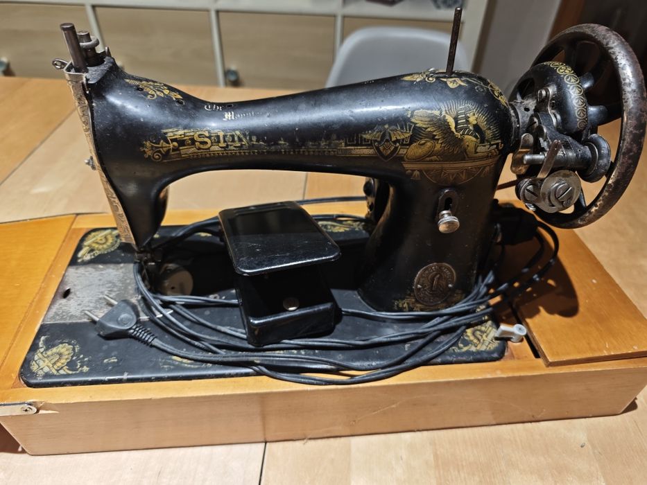 Máquina de Costura Antiga Singer Original (C. 1919) - Modelo 66/99,