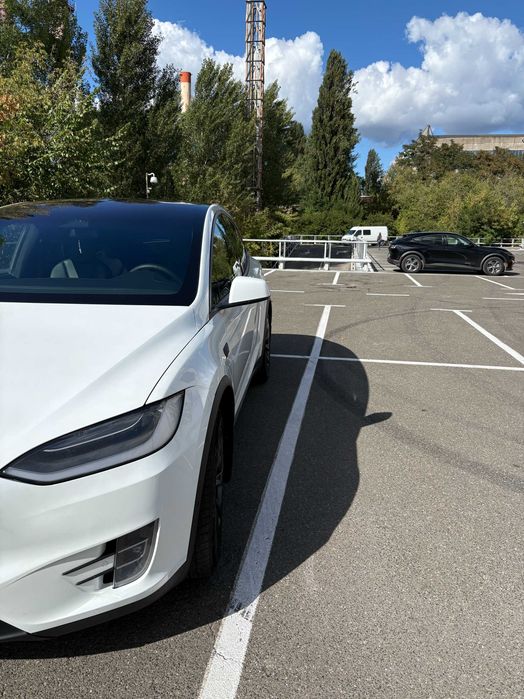 Tesla Model X 2019 VIN 5YJXCBE25KF204311 фото оголошення 3 з 23