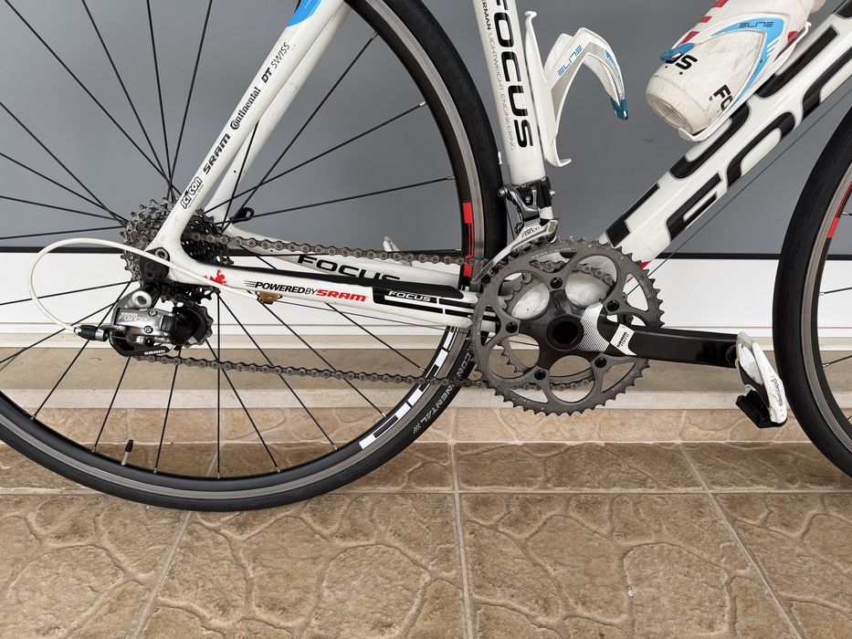 Bicicleta de estrada em carbono! Barata!!