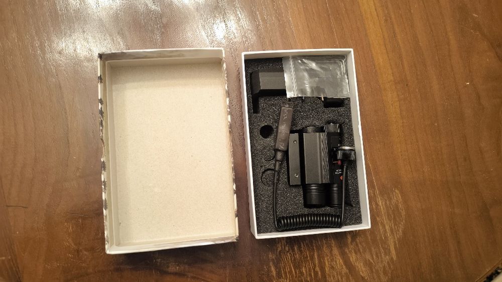 Mira laser com lanterna