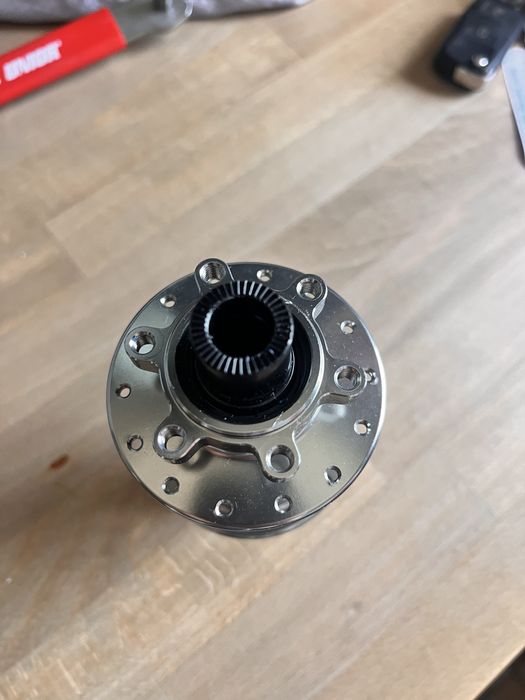Nowa piasta Tył Rondo 12x142 28h Shimano