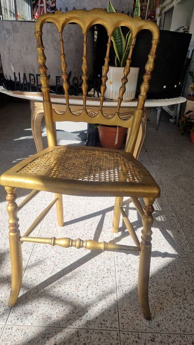 Cadeira em madeira e palhinha