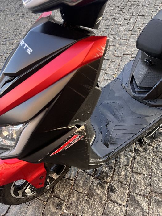 Електроскутер Forte leon