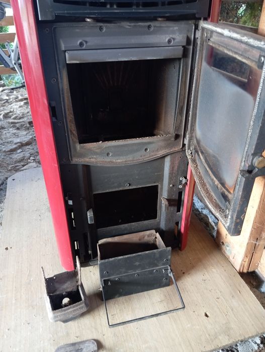 Piecyk  kominek piec koza na pellet, pelletowy  włoski 9 kw