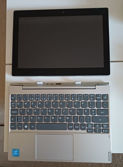 PC Laptop híbrido Lenovo.