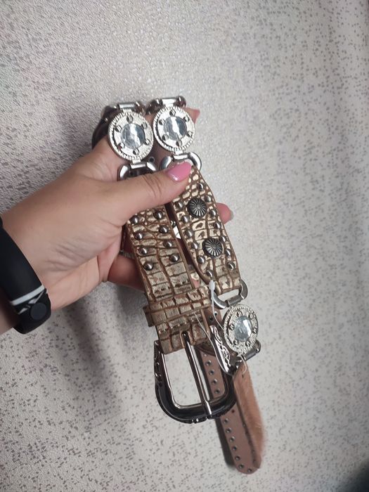 Подарунок жіночий для дівчини шкіра каміння