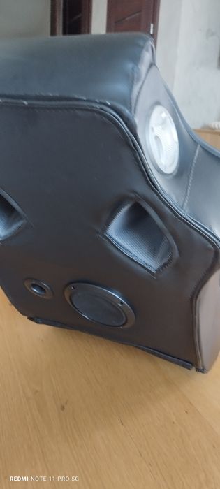 Fotel gamingowy  z głośnikami Bluetooth