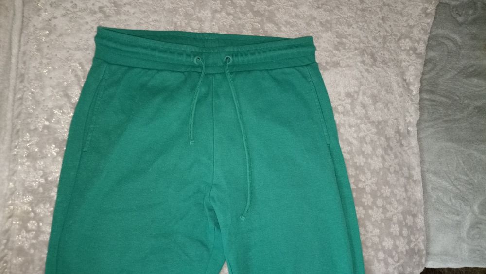 Spodnie męskie dresowe rozm S Cropp